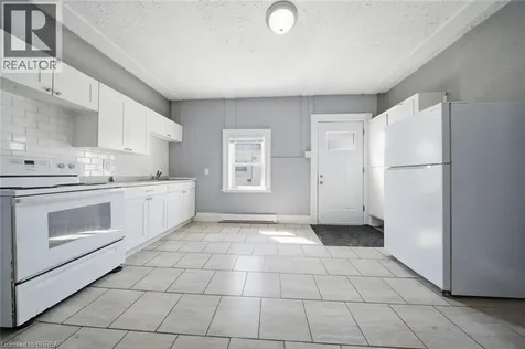 103 Queen Street Brantford ON N3T 3C1
