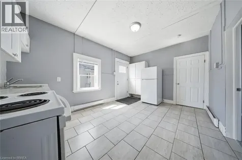 103 Queen Street Brantford ON N3T 3C1