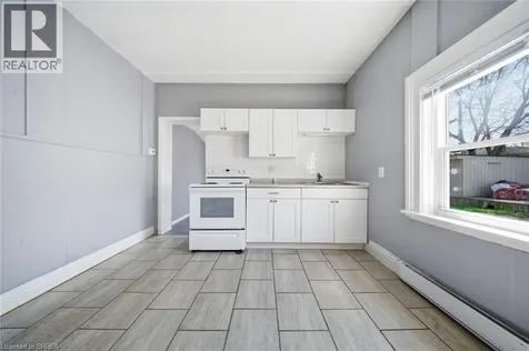 103 Queen Street Brantford ON N3T 3C1