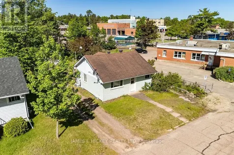 6 Hillcrest Avenue Deep River ON K0J 1P0