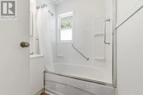 6 Hillcrest Avenue Deep River ON K0J 1P0
