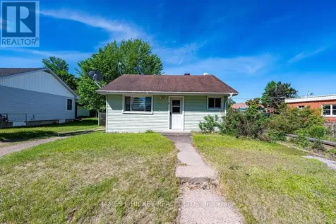6 Hillcrest Avenue Deep River ON K0J 1P0