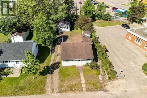 6 Hillcrest Avenue Deep River ON K0J 1P0