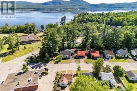 6 Hillcrest Avenue Deep River ON K0J 1P0