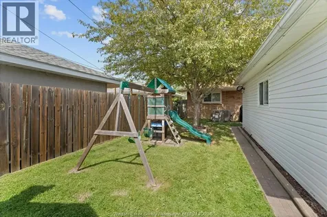 1121 Partington Windsor ON N9B 2P3