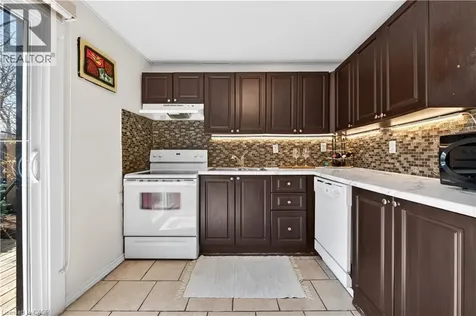30 Cambridge Avenue Hamilton ON L8H 1T5