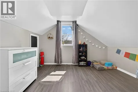 30 Cambridge Avenue Hamilton ON L8H 1T5