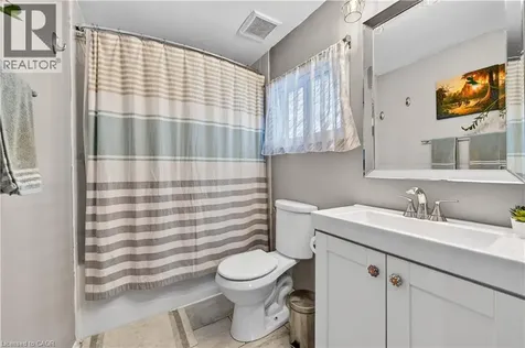 30 Cambridge Avenue Hamilton ON L8H 1T5