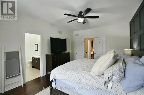 17 Basswood Drive Wasaga Beach ON L9Z 0A8