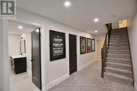 17 Basswood Drive Wasaga Beach ON L9Z 0A8
