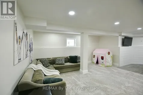 17 Basswood Drive Wasaga Beach ON L9Z 0A8