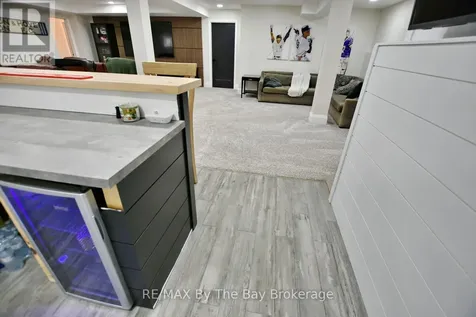 17 Basswood Drive Wasaga Beach ON L9Z 0A8