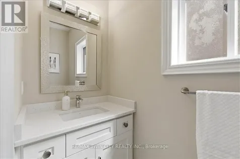 787 Snowberry Court Waterloo ON N2V 0E7
