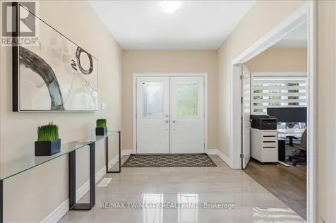 787 Snowberry Court Waterloo ON N2V 0E7
