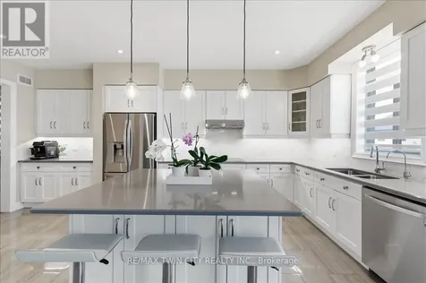787 Snowberry Court Waterloo ON N2V 0E7