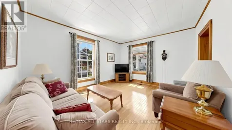 11 Marietta Street Uxbridge ON L9P 1K7