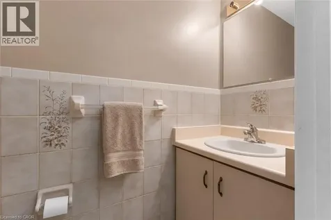 330 Margaret Avenue Stoney Creek ON L8E 2J4