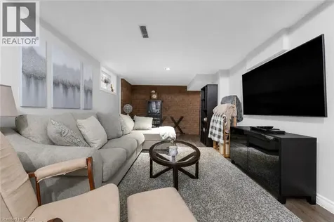 330 Margaret Avenue Stoney Creek ON L8E 2J4