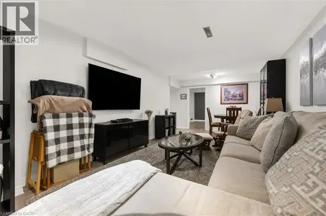 330 Margaret Avenue Stoney Creek ON L8E 2J4