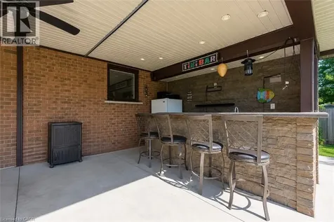330 Margaret Avenue Stoney Creek ON L8E 2J4