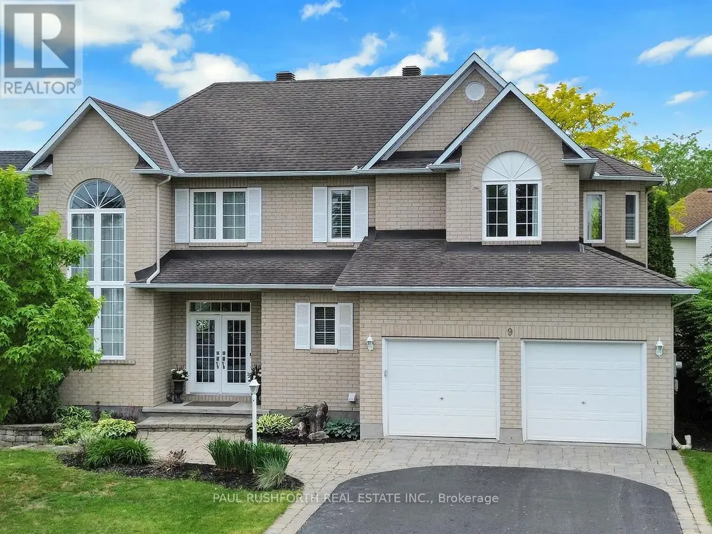 9 Coachman Crescent Ottawa ON K2S 1X8