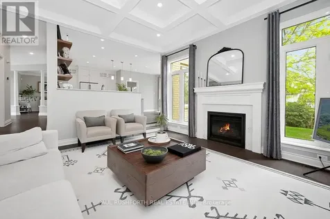 9 Coachman Crescent Ottawa ON K2S 1X8