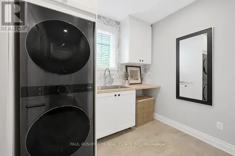 9 Coachman Crescent Ottawa ON K2S 1X8