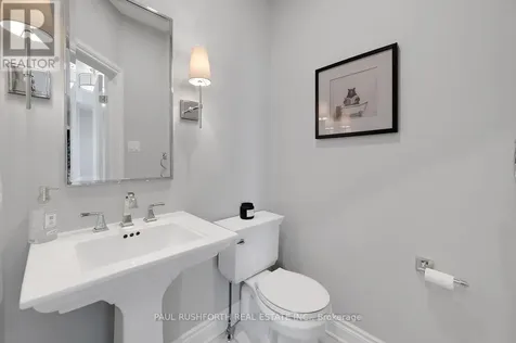 9 Coachman Crescent Ottawa ON K2S 1X8