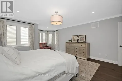 9 Coachman Crescent Ottawa ON K2S 1X8
