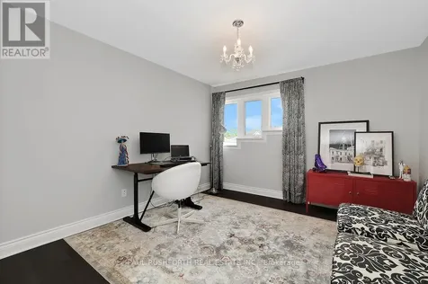 9 Coachman Crescent Ottawa ON K2S 1X8