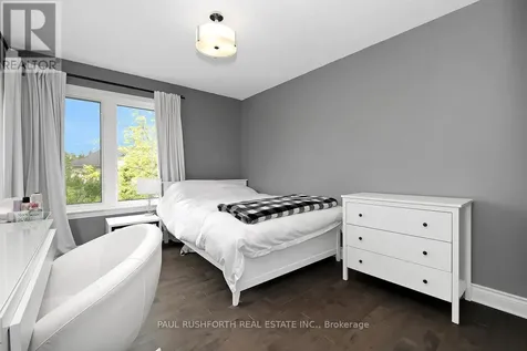 9 Coachman Crescent Ottawa ON K2S 1X8