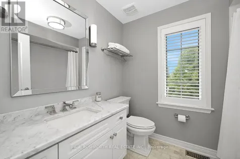 9 Coachman Crescent Ottawa ON K2S 1X8