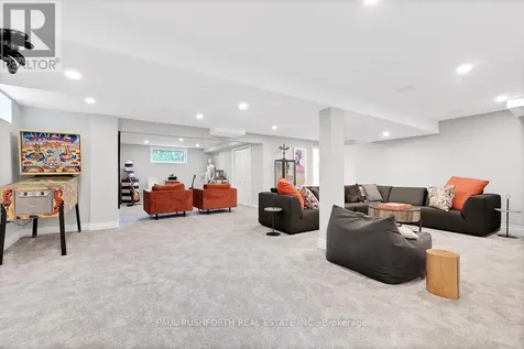 9 Coachman Crescent Ottawa ON K2S 1X8