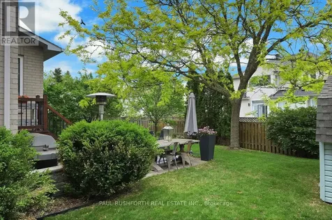 9 Coachman Crescent Ottawa ON K2S 1X8