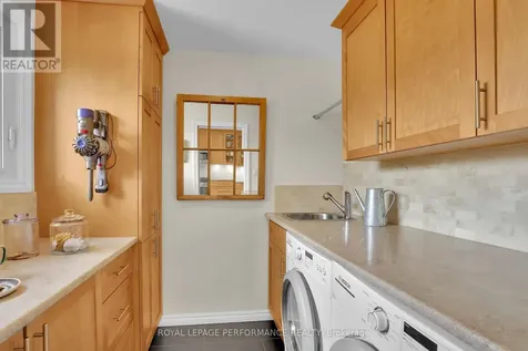 655 Richmond Road Ottawa ON K2A 3Y3