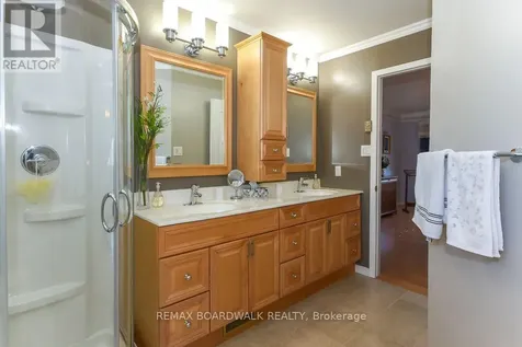6617 Carriere Street Ottawa ON K1C 4T6