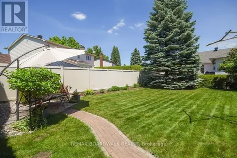 6617 Carriere Street Ottawa ON K1C 4T6