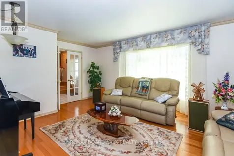 6617 Carriere Street Ottawa ON K1C 4T6