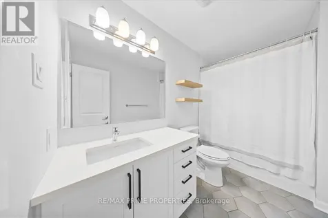 700B Amberwing Private East Ottawa ON K4A 5H5