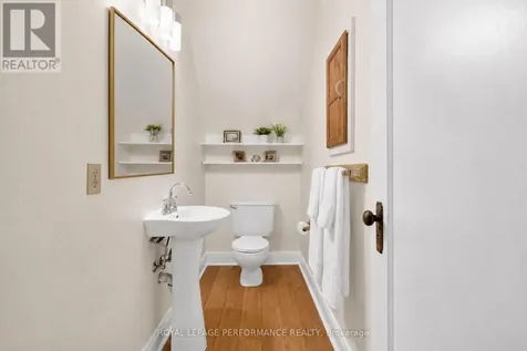 18 Harvard Avenue Ottawa ON K1S 4Z3