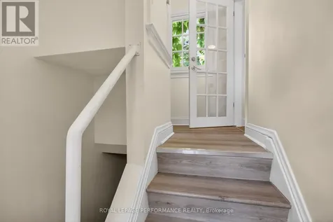 18 Harvard Avenue Ottawa ON K1S 4Z3