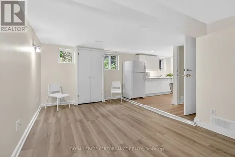 18 Harvard Avenue Ottawa ON K1S 4Z3