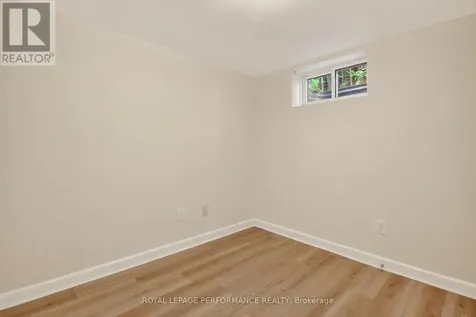 18 Harvard Avenue Ottawa ON K1S 4Z3