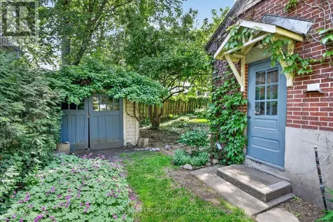 18 Harvard Avenue Ottawa ON K1S 4Z3
