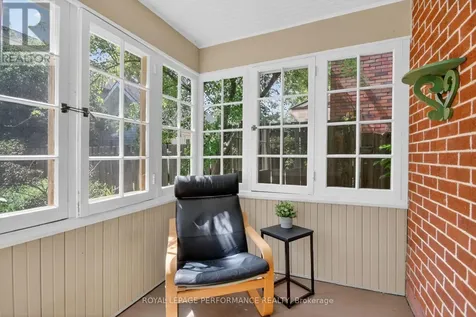 18 Harvard Avenue Ottawa ON K1S 4Z3