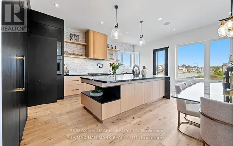 119 Pointon Street Aurora ON L4G 0G6
