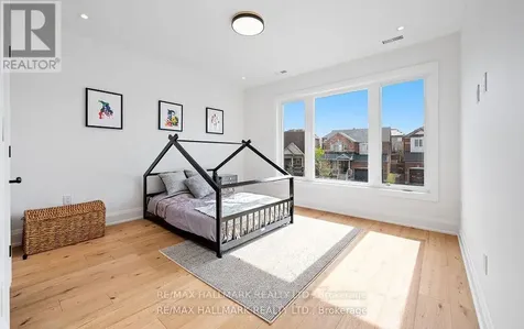 119 Pointon Street Aurora ON L4G 0G6