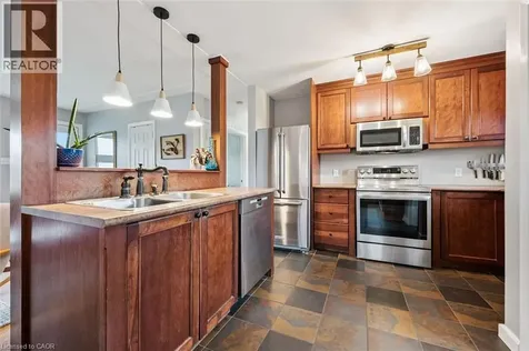 154 Oriole Street Waterloo ON N2J 2B4