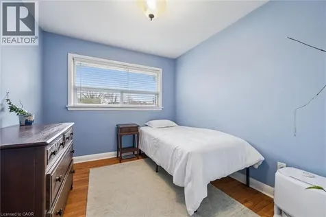 154 Oriole Street Waterloo ON N2J 2B4