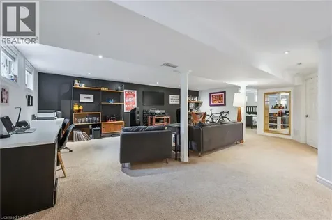 154 Oriole Street Waterloo ON N2J 2B4